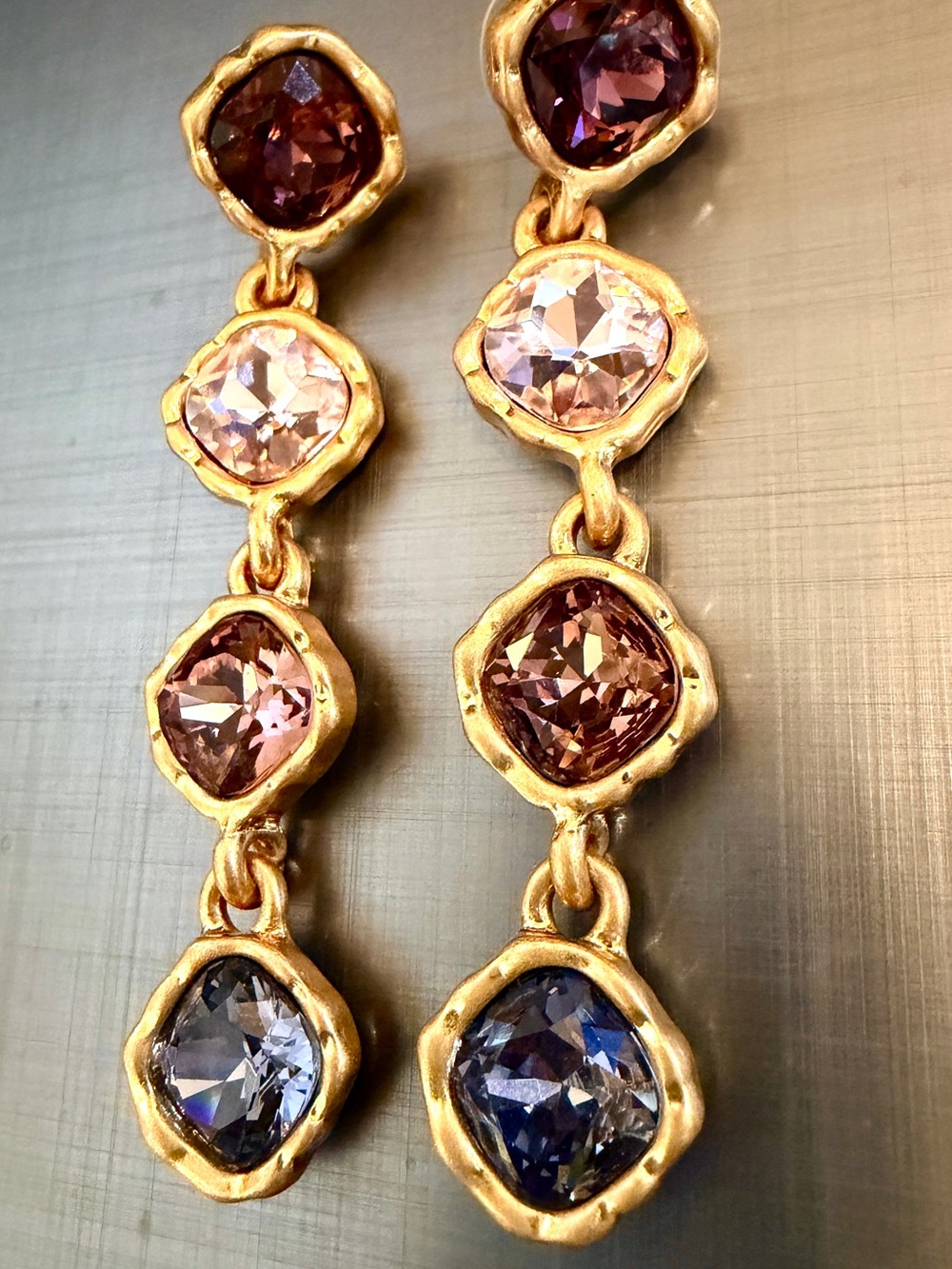 Oscar de la Renta Gold-Tone AMETHYST COMBO ✨CRYSTAL DANGLE EARRINGS✨POST✨ - Picture 9 of 13